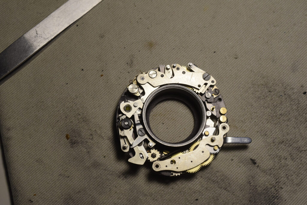 Obturateur central démonté pour mmaintenance.